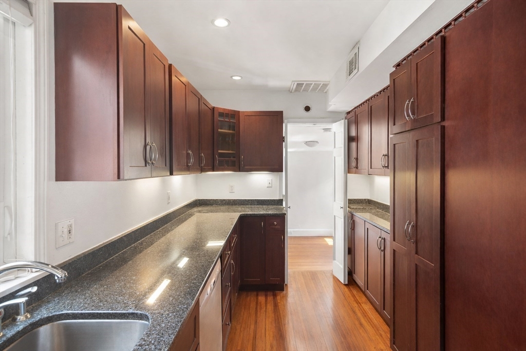 318 K St # 2