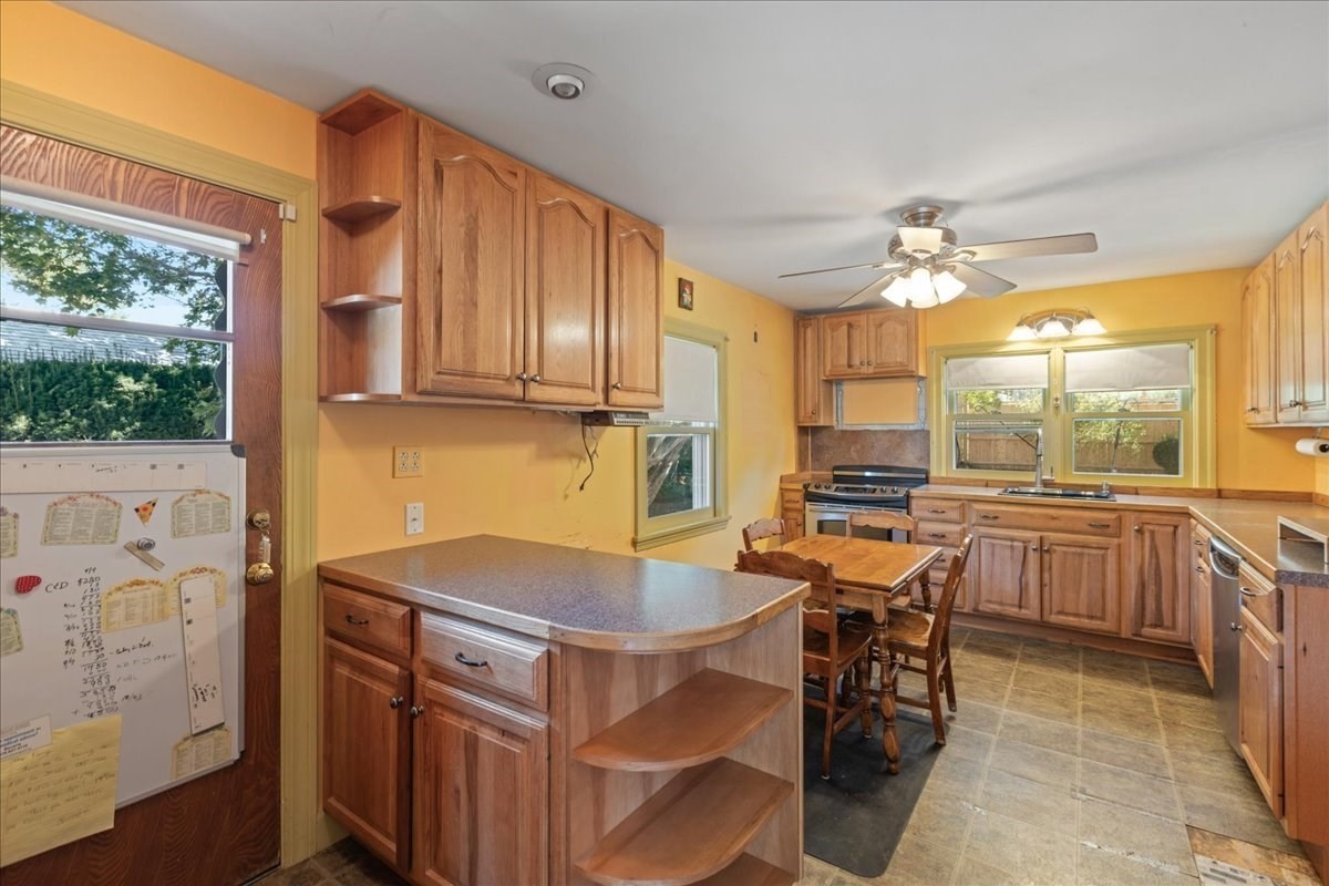 4 Oakhurst Rd