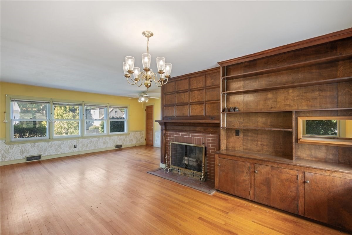 4 Oakhurst Rd