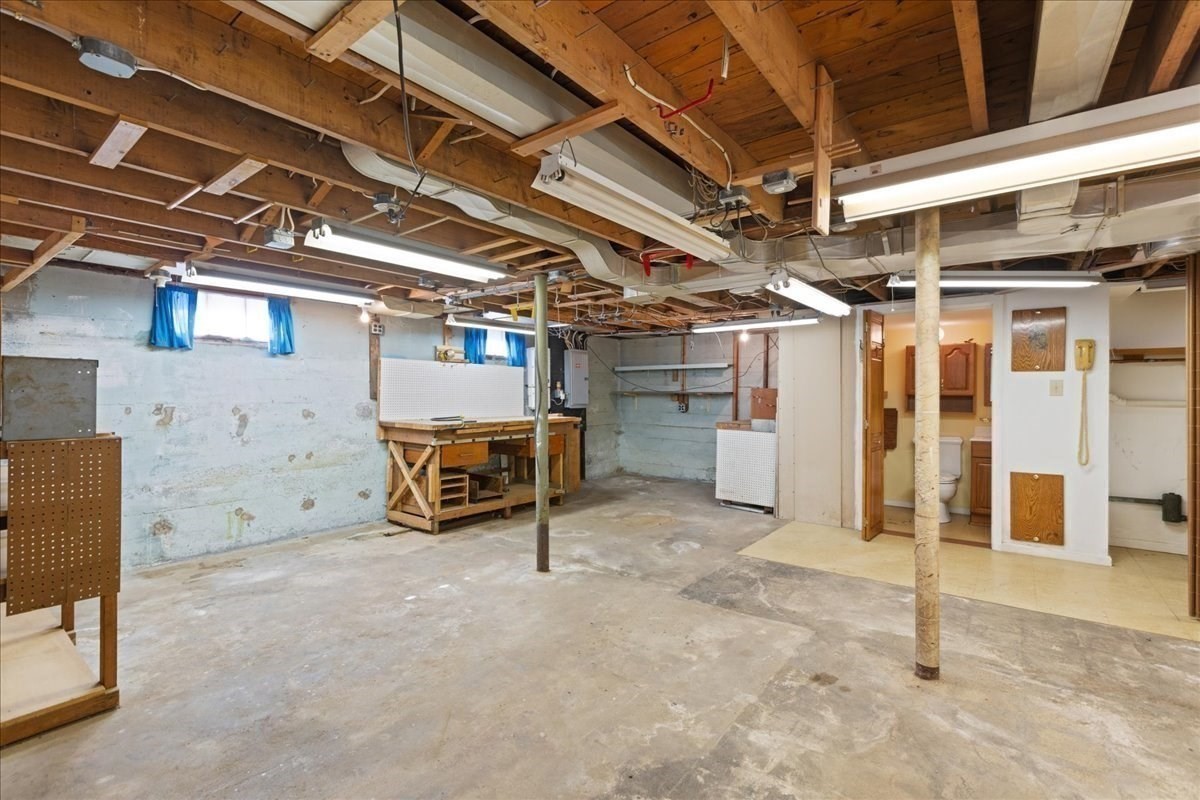 4 Oakhurst Rd