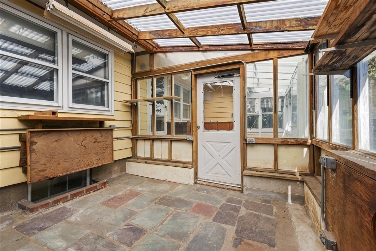4 Oakhurst Rd