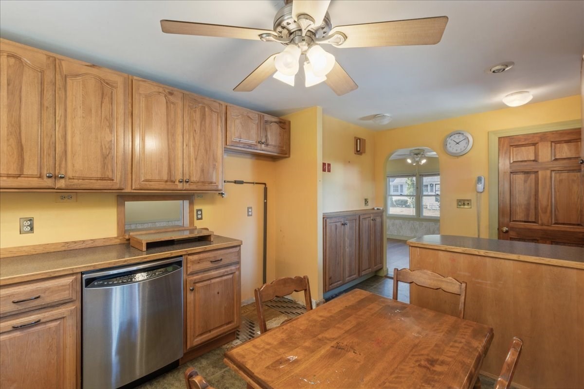 4 Oakhurst Rd