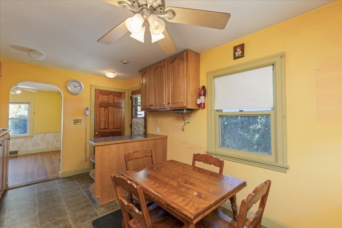 4 Oakhurst Rd