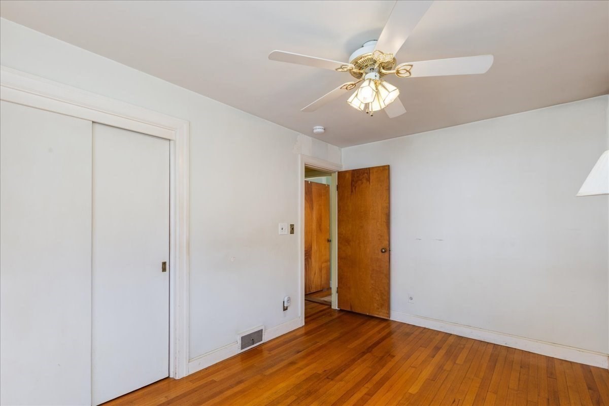 4 Oakhurst Rd