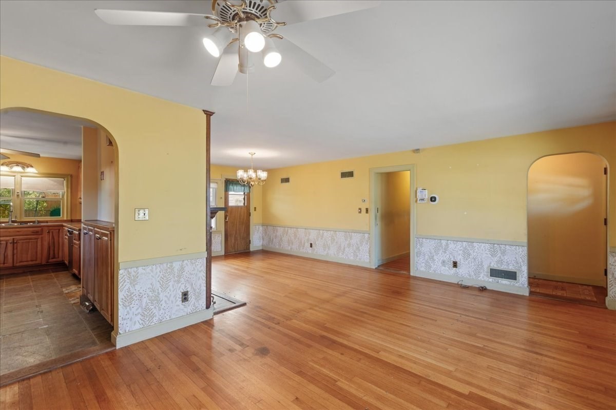 4 Oakhurst Rd