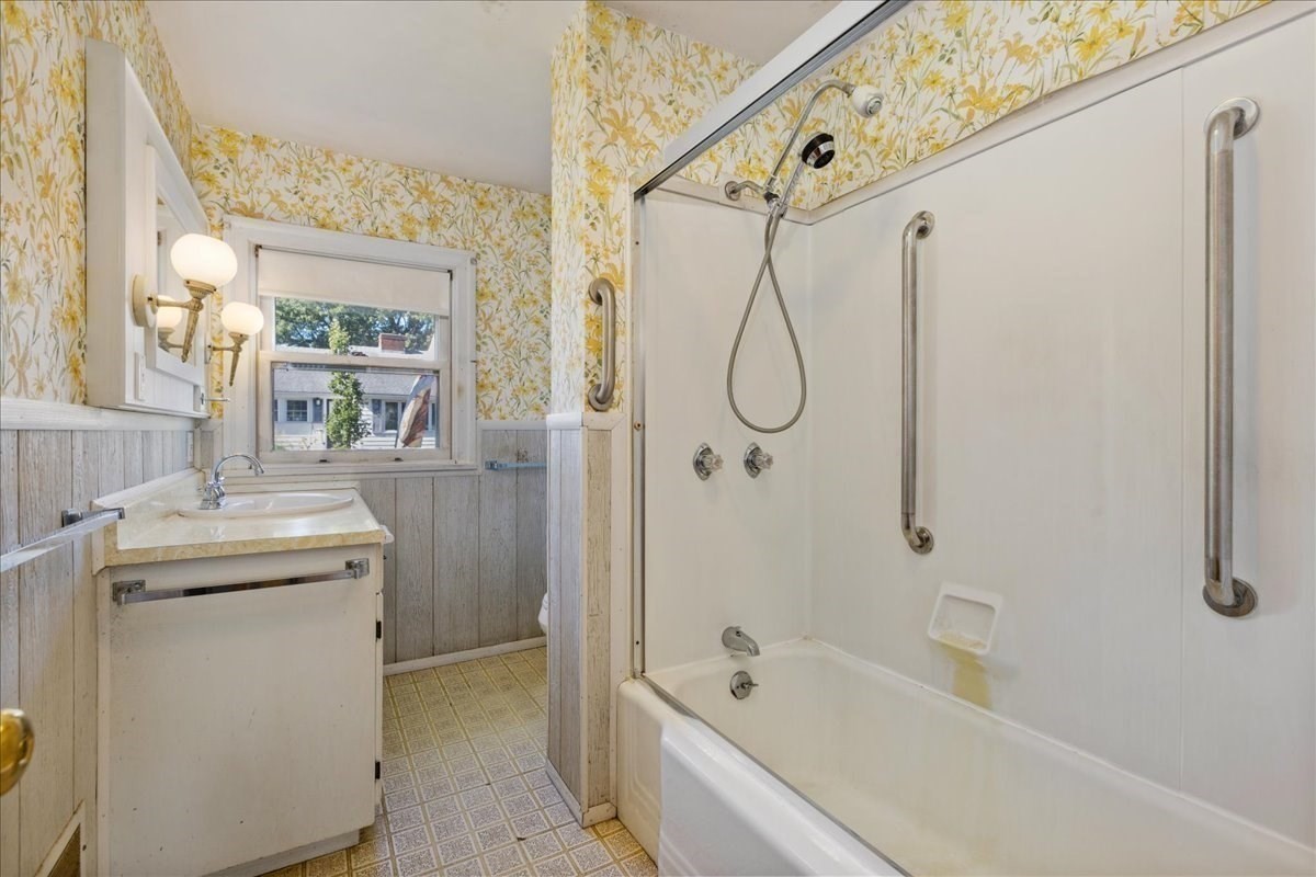 4 Oakhurst Rd