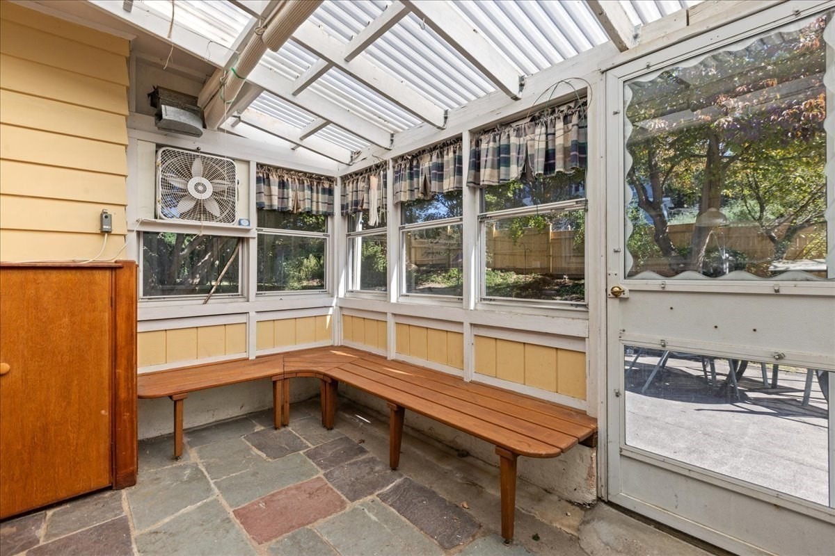 4 Oakhurst Rd