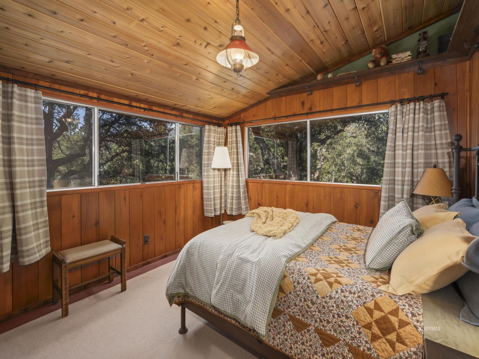 53241 Middle Ridge Dr