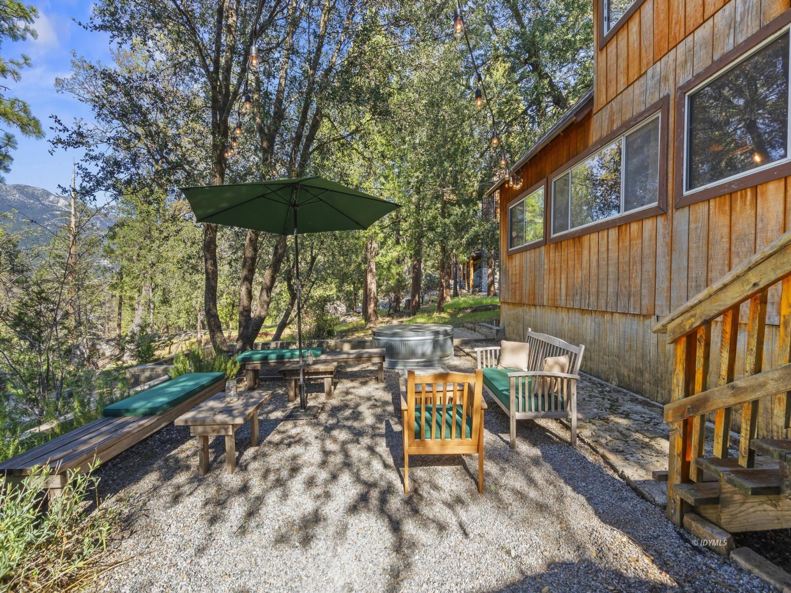 53241 Middle Ridge Dr