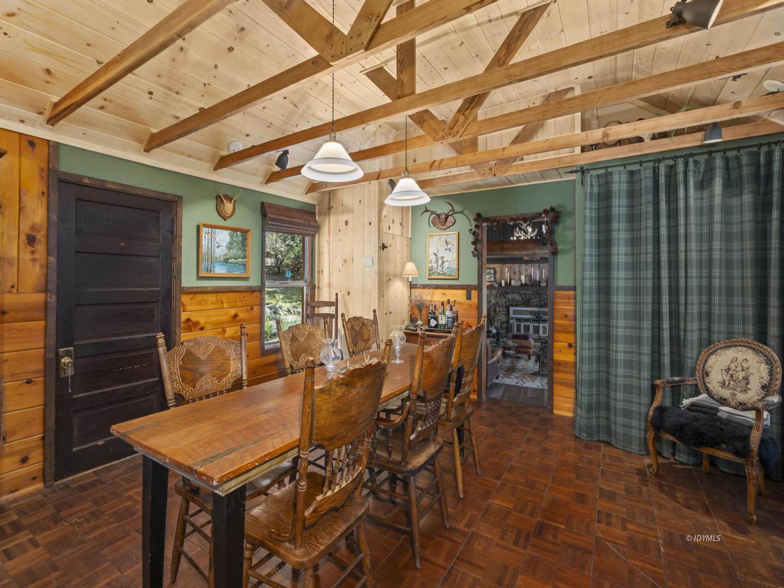 53241 Middle Ridge Dr