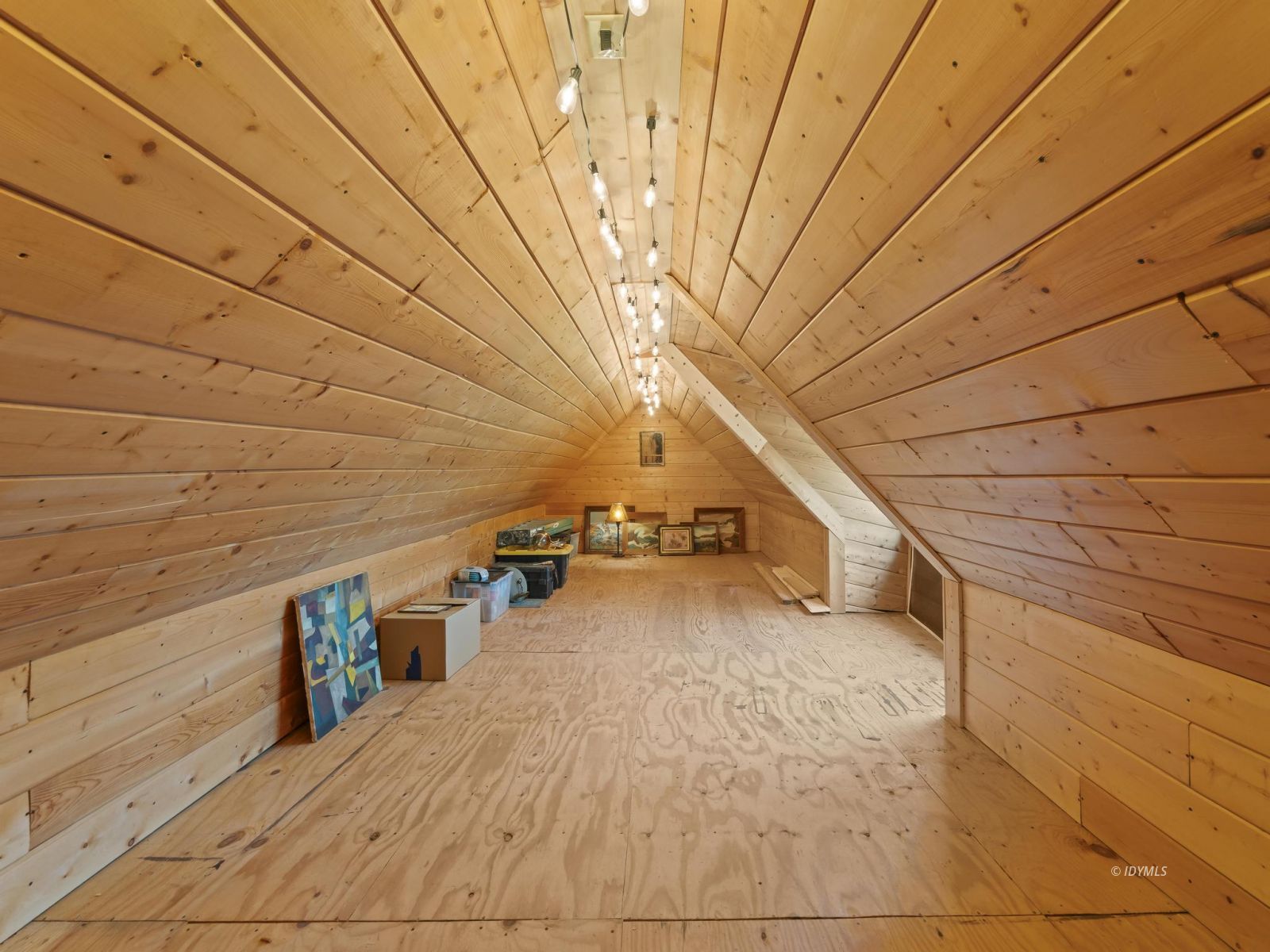 53241 Middle Ridge Dr