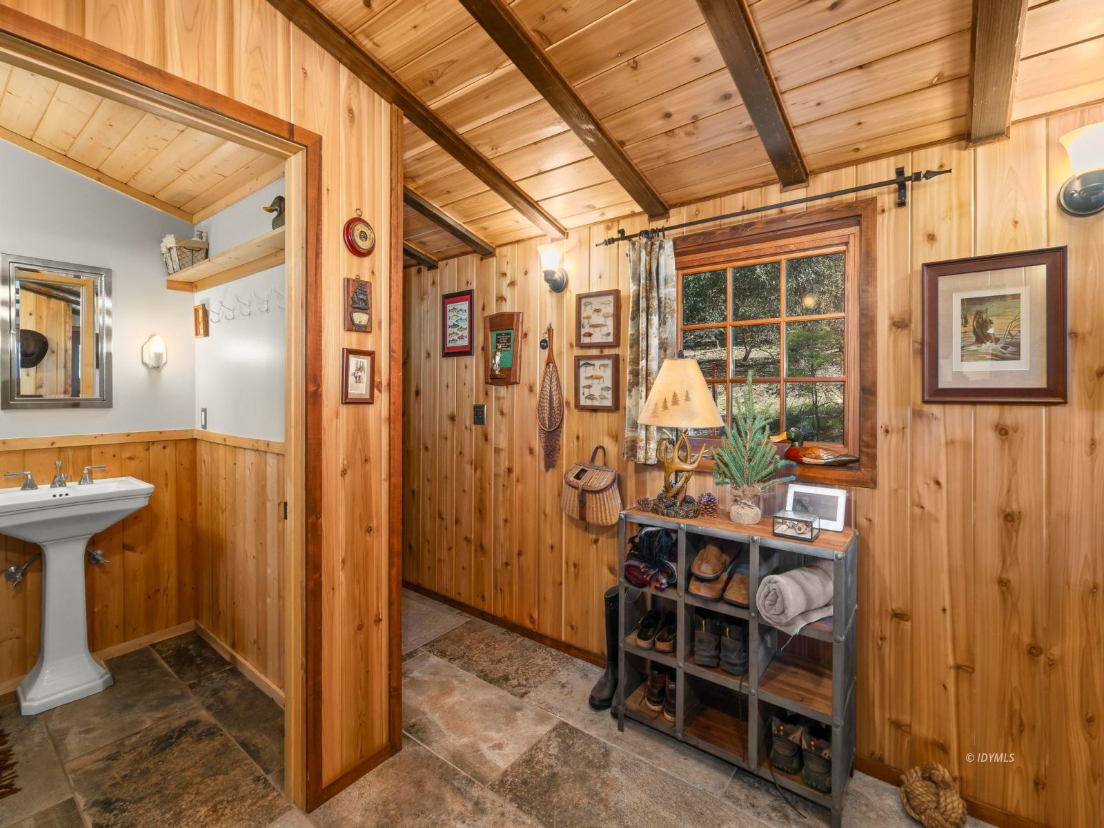 53241 Middle Ridge Dr