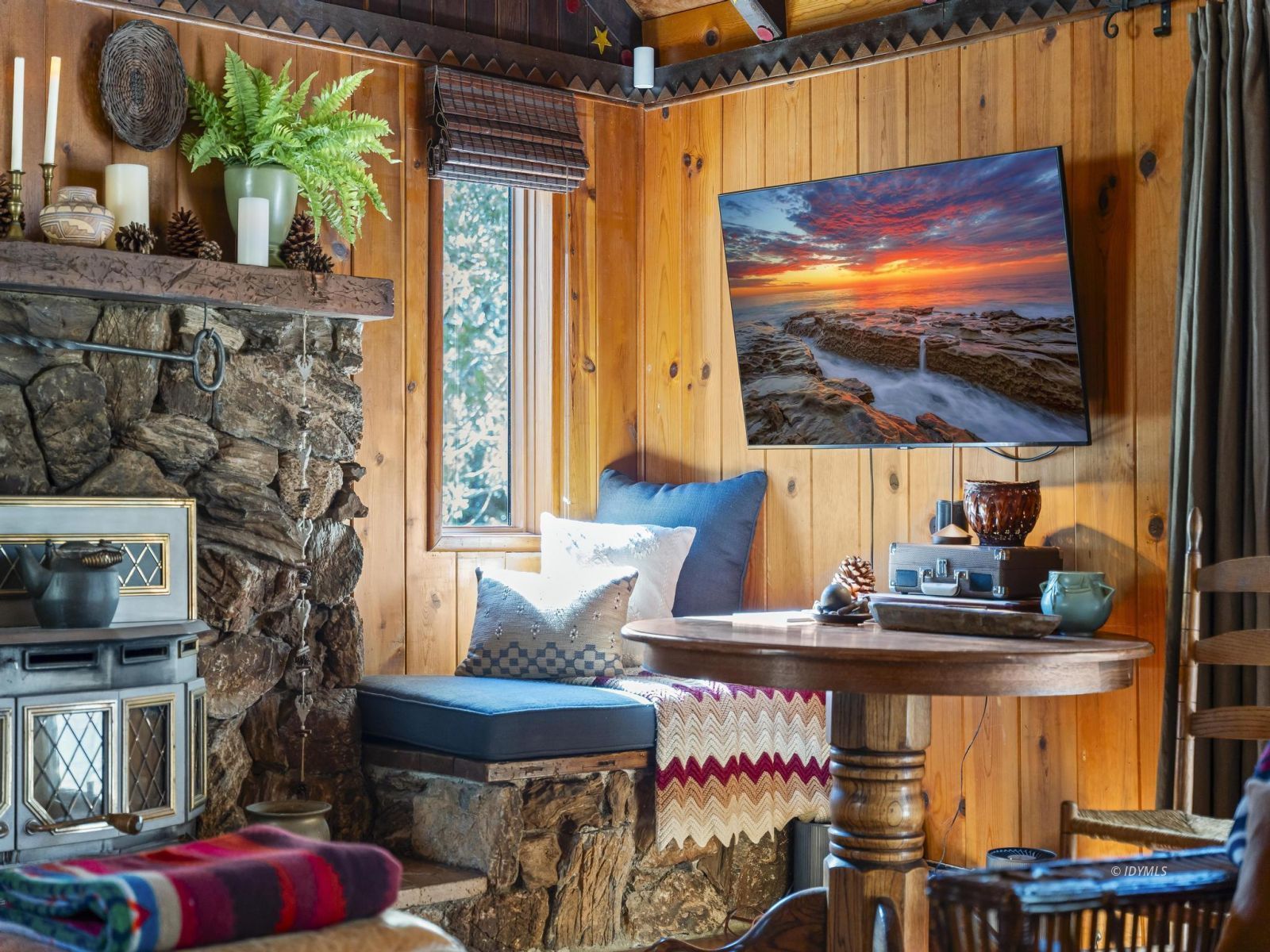 53241 Middle Ridge Dr