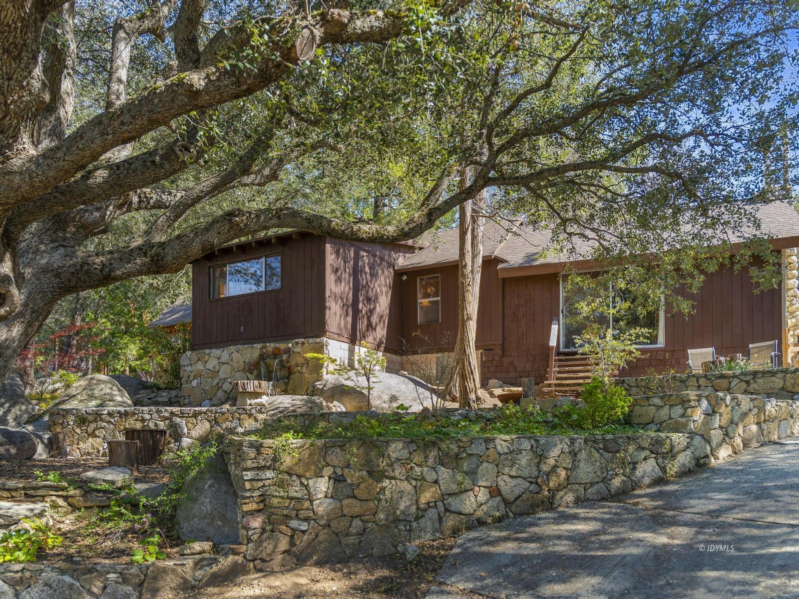 53241 Middle Ridge Dr