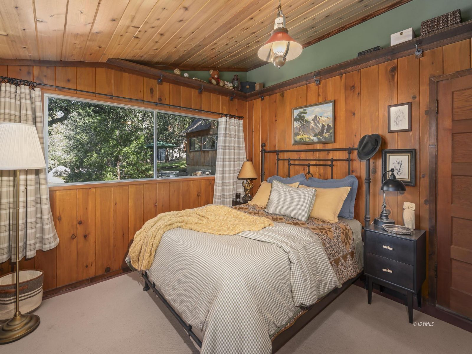 53241 Middle Ridge Dr