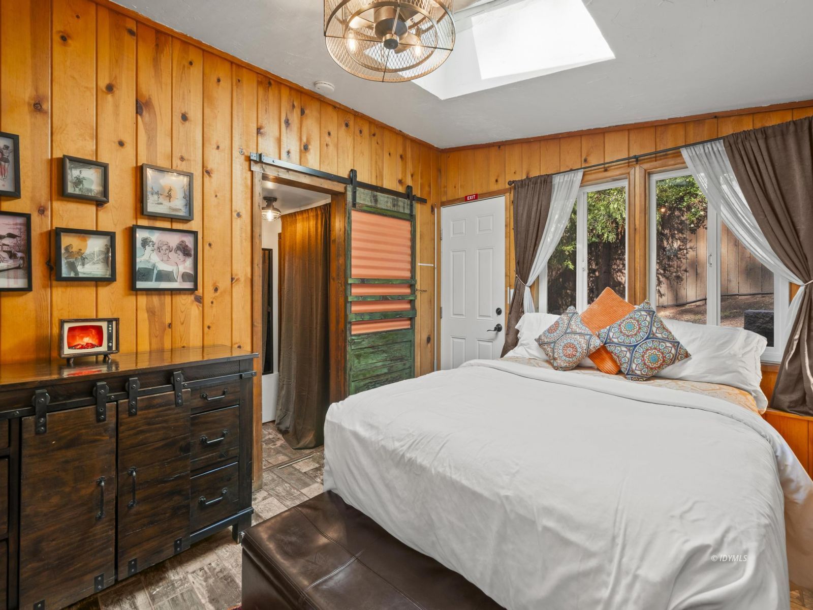 53325 Marian View Dr