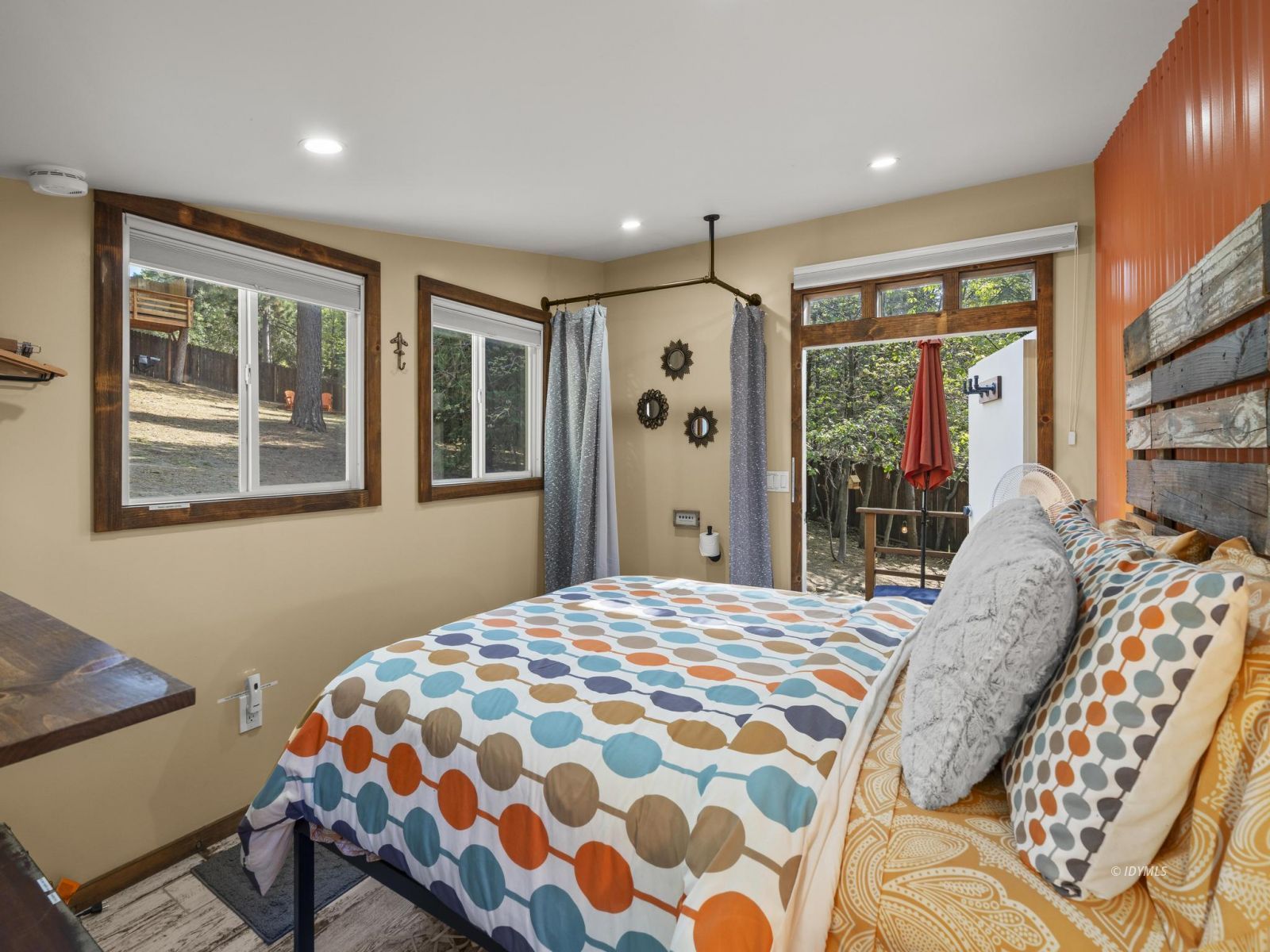 53325 Marian View Dr