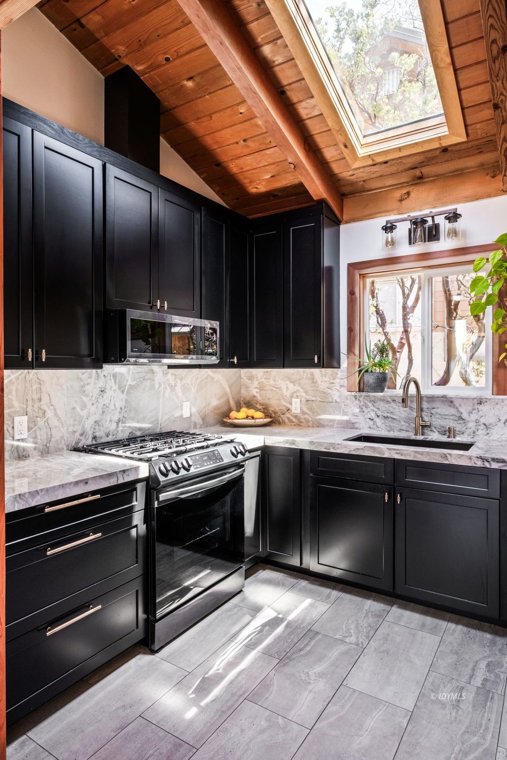 24750 Marion Ridge