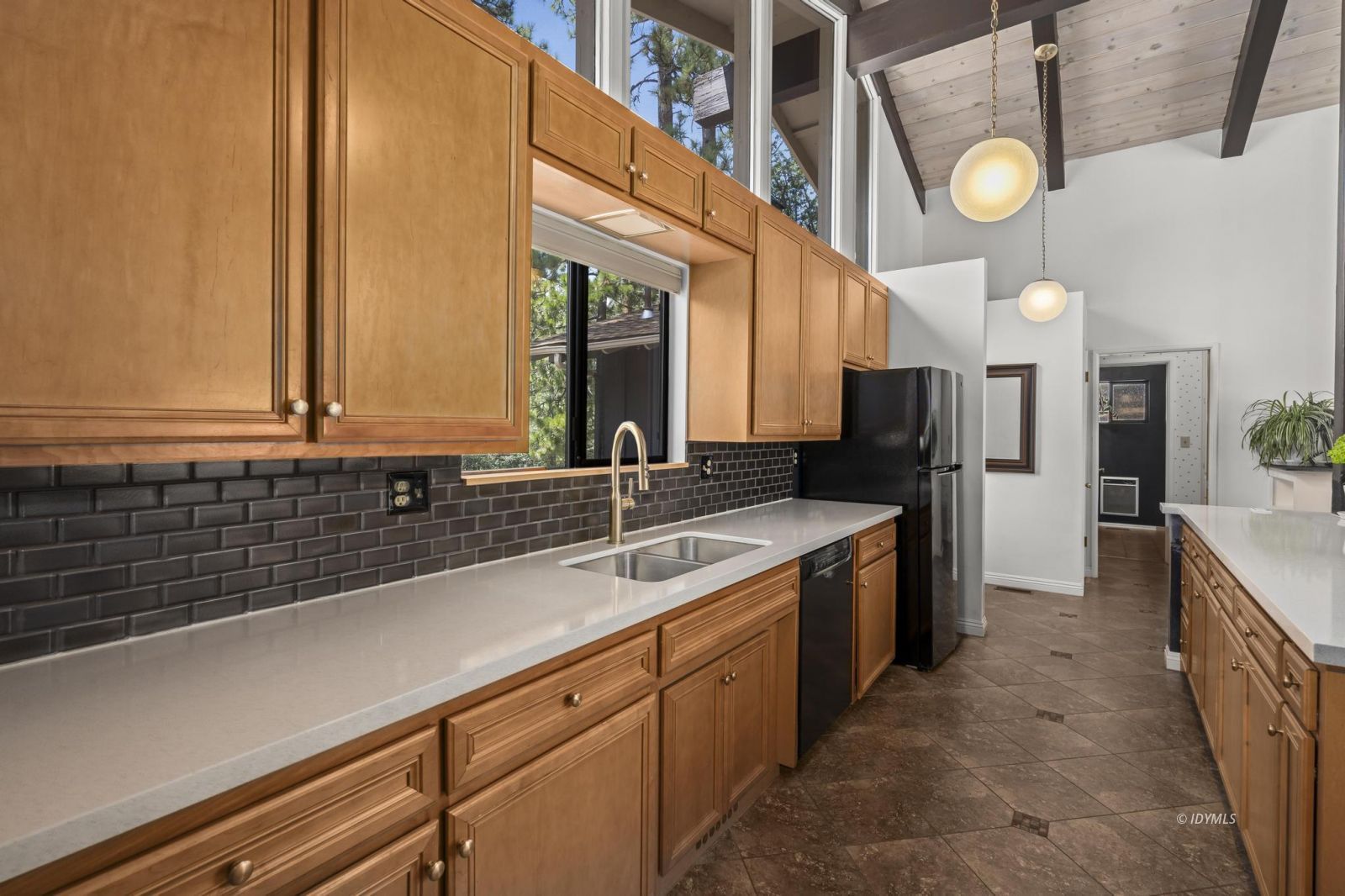 25226 Rim Rock Rd