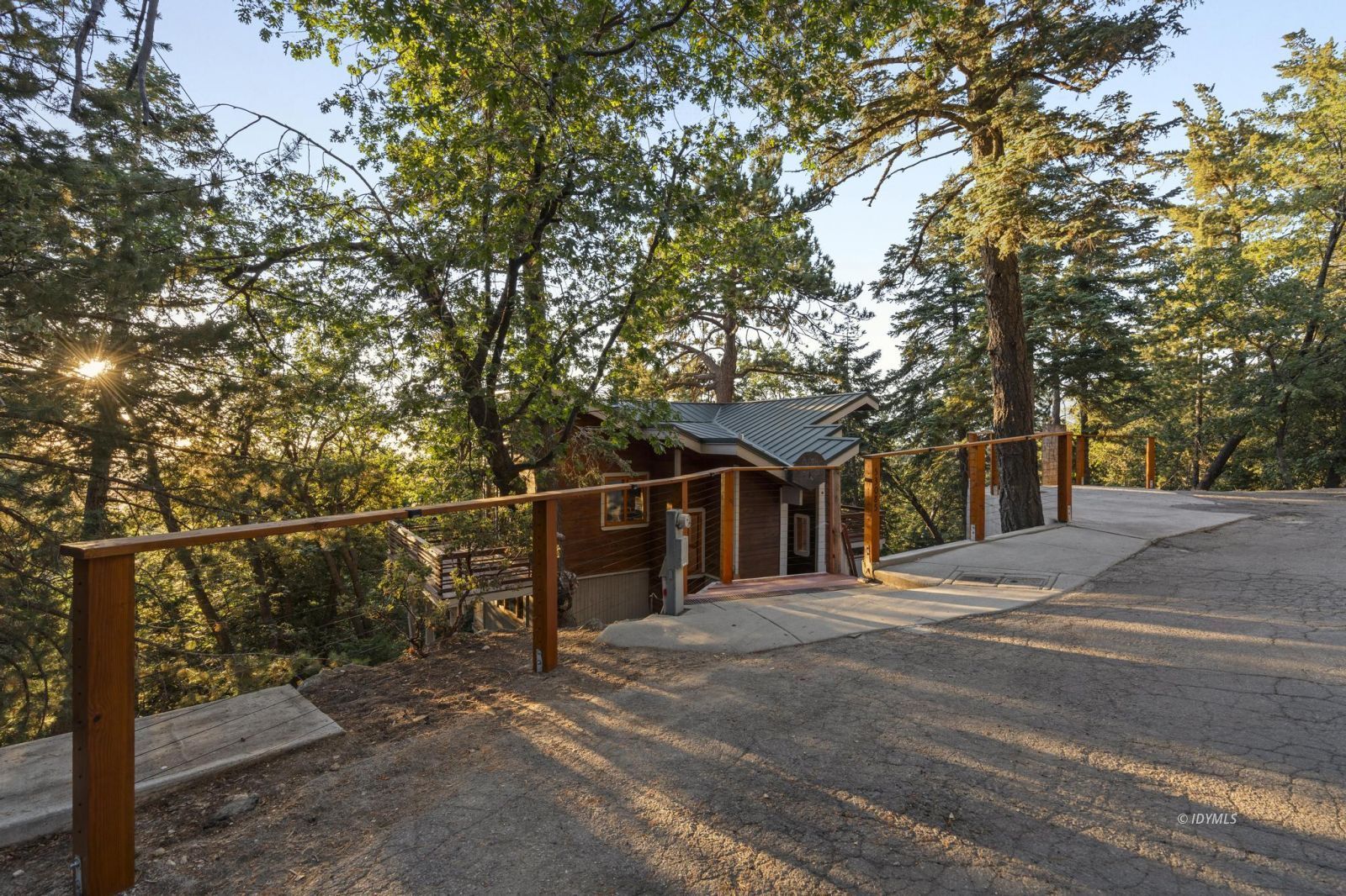 53085 Cedar Crest Dr