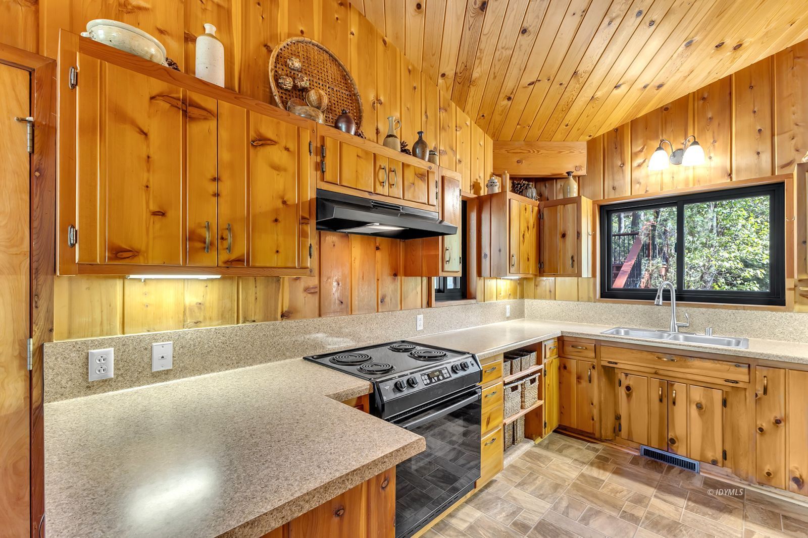 52600 Idyllmont Rd