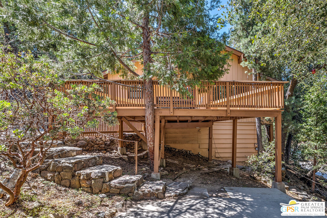 26540 Crestview Dr