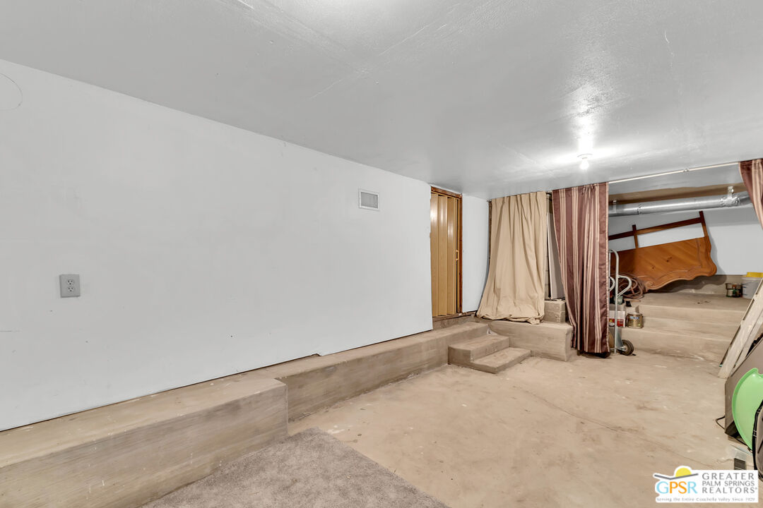 26540 Crestview Dr