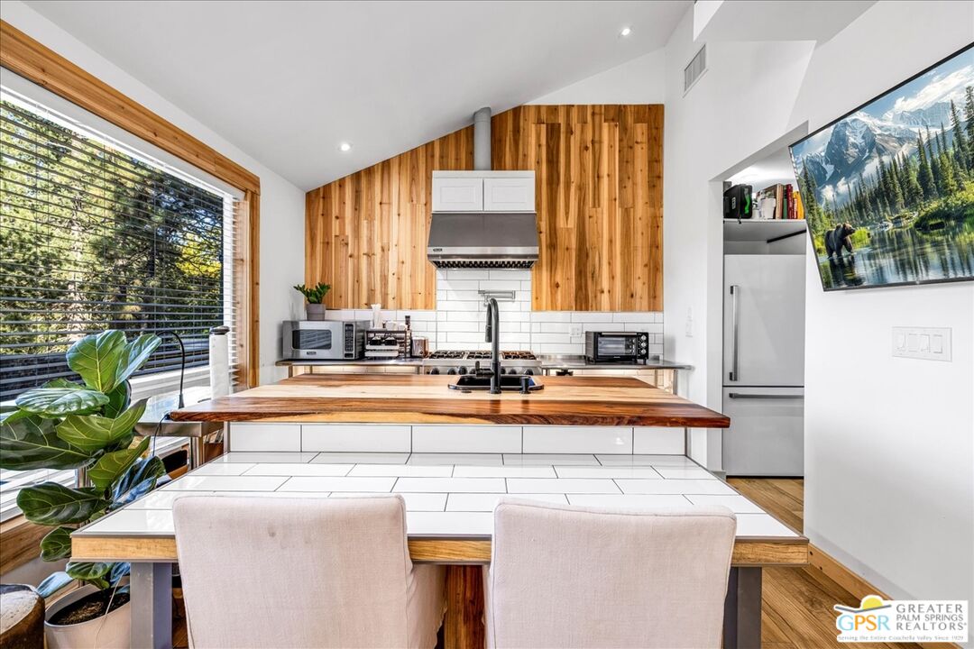 53065 Cedar Crest Dr