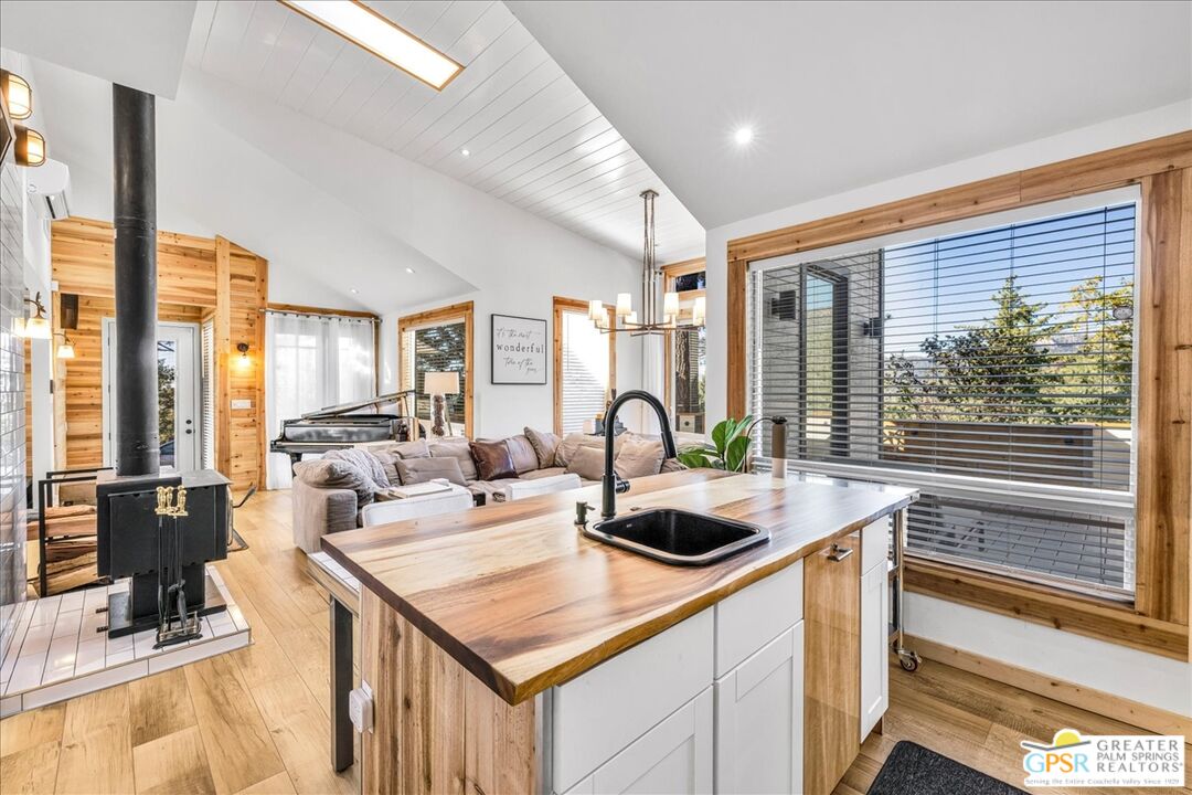 53065 Cedar Crest Dr