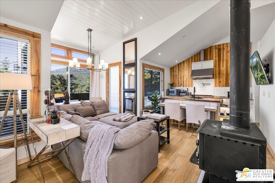 53065 Cedar Crest Dr