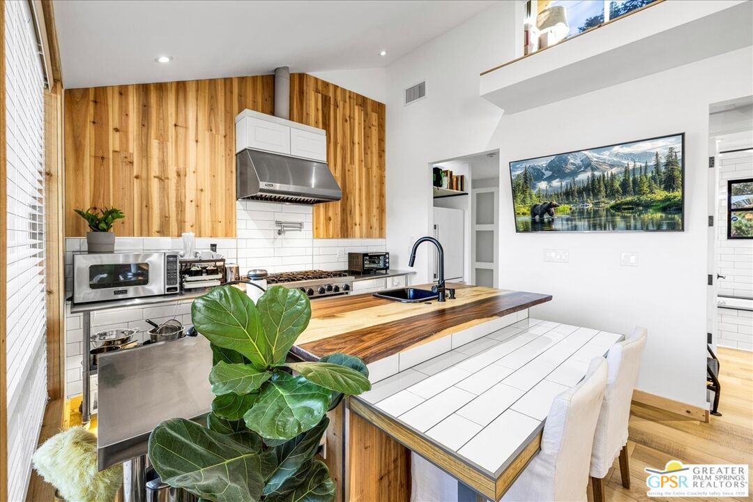 53065 Cedar Crest Dr