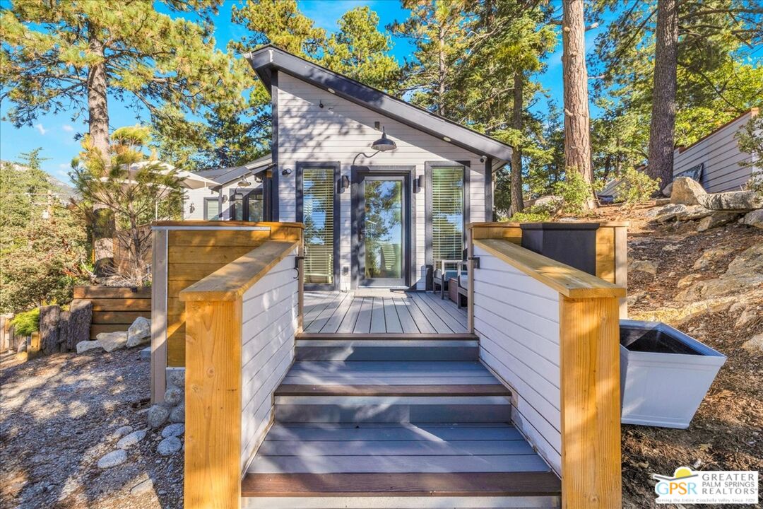 53065 Cedar Crest Dr