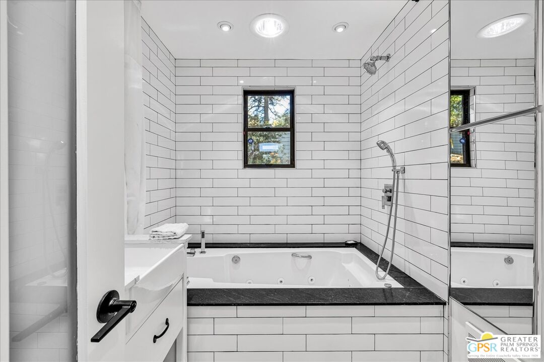 53065 Cedar Crest Dr