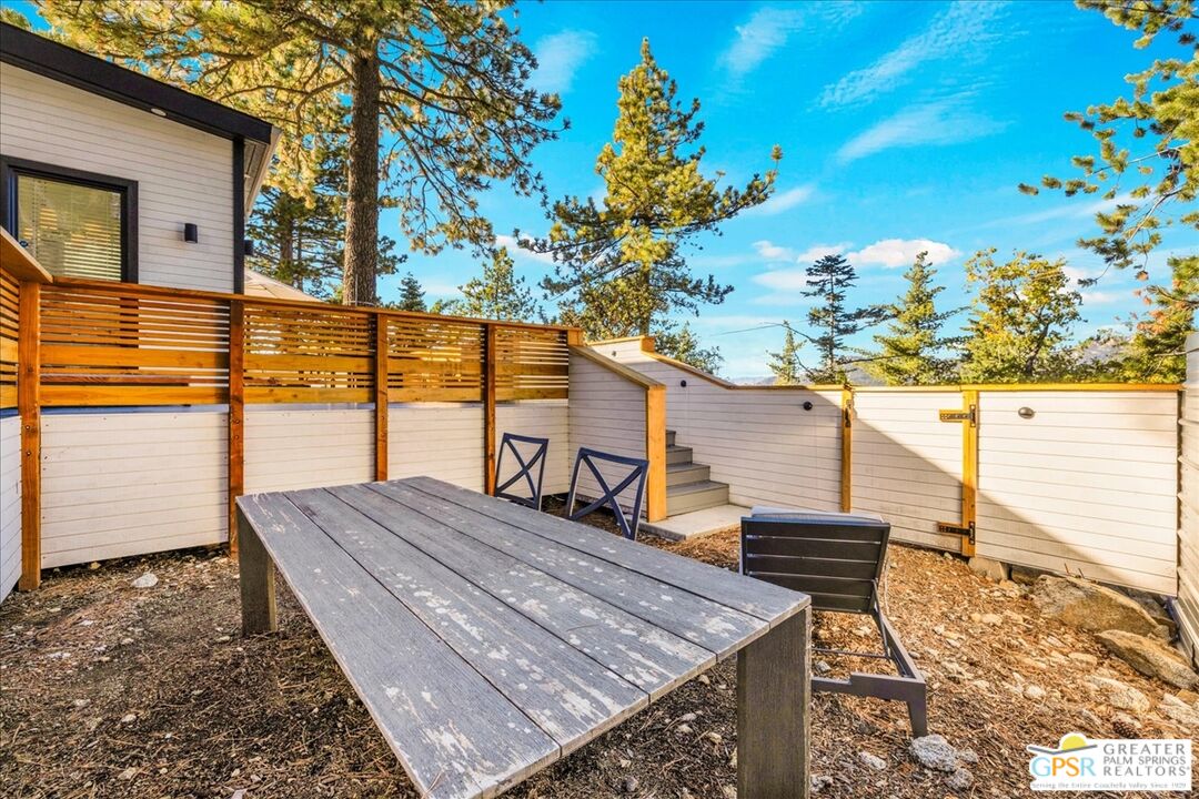 53065 Cedar Crest Dr