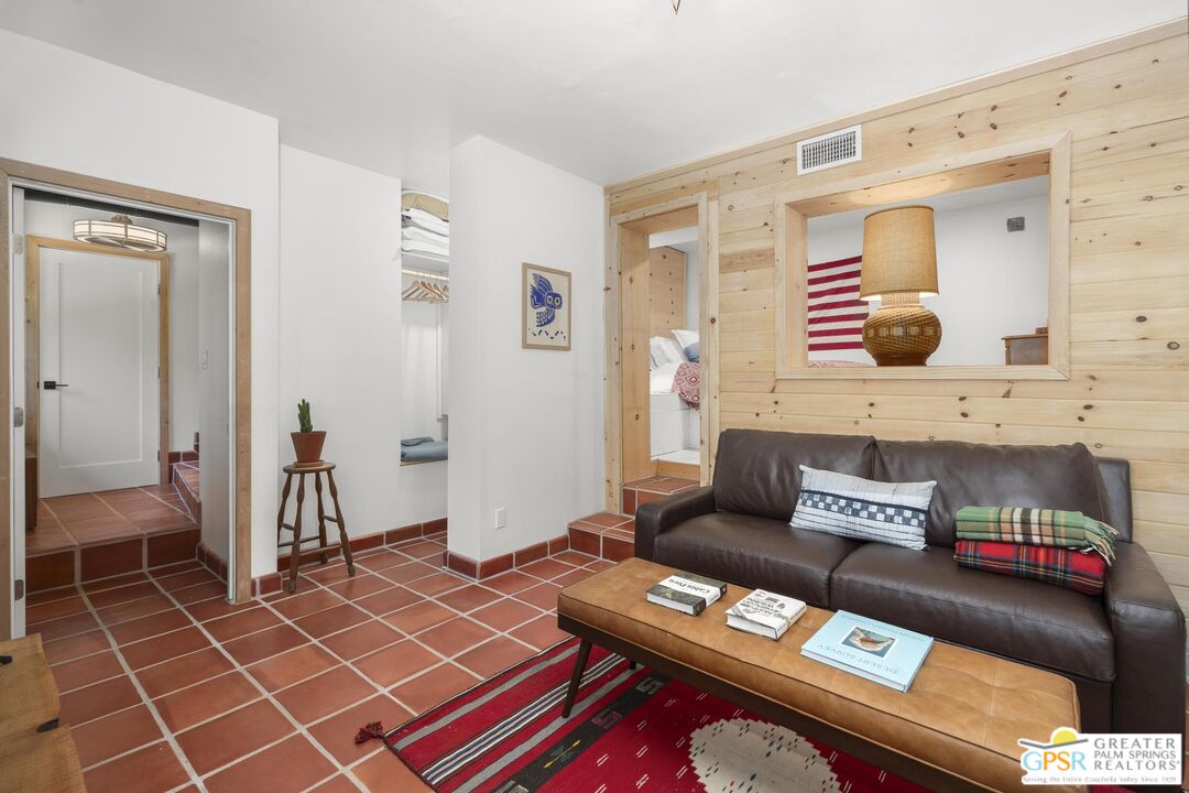 25291 E Cree Ln