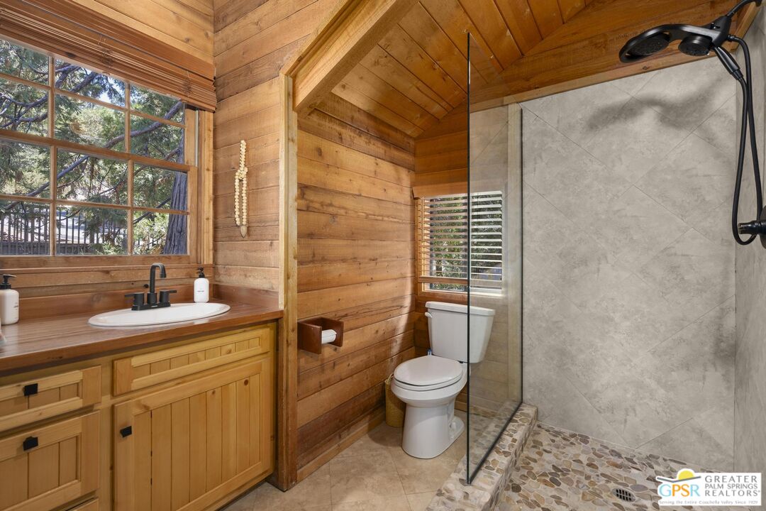 25291 E Cree Ln