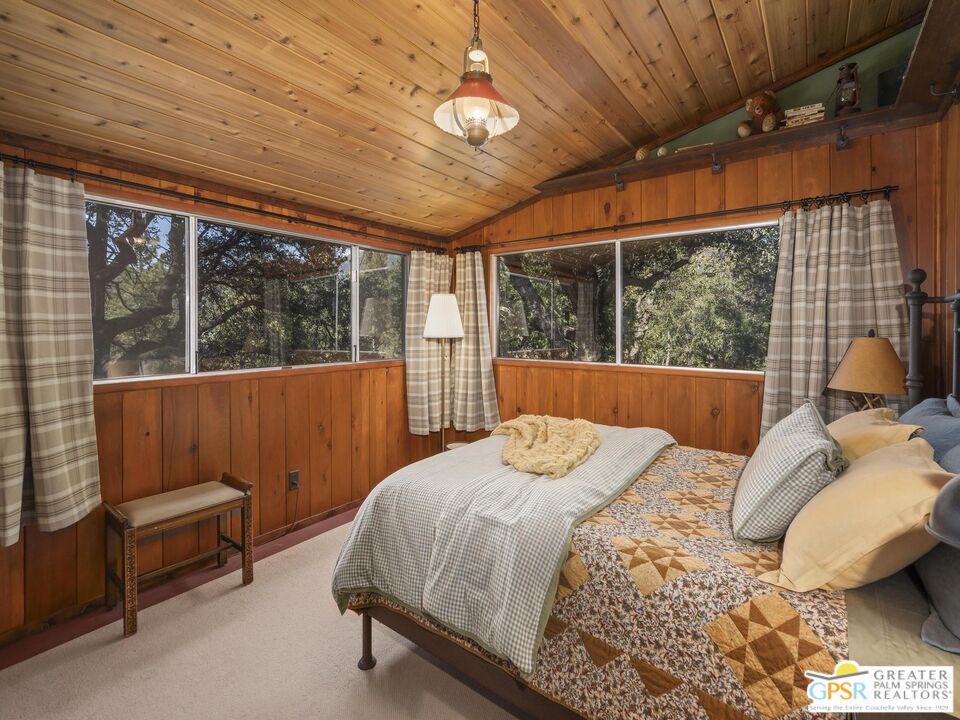 53241 Middle Ridge Dr