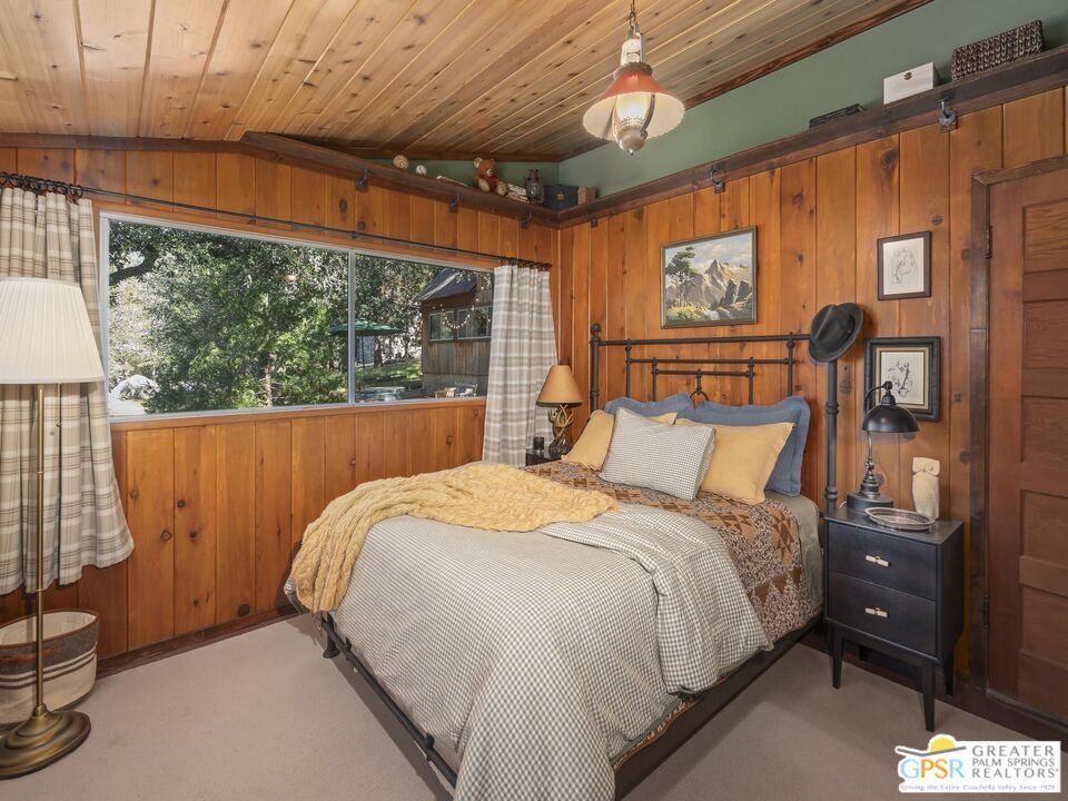 53241 Middle Ridge Dr