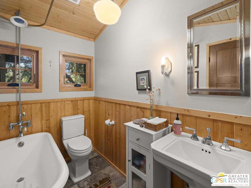 53241 Middle Ridge Dr