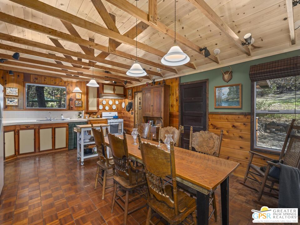 53241 Middle Ridge Dr