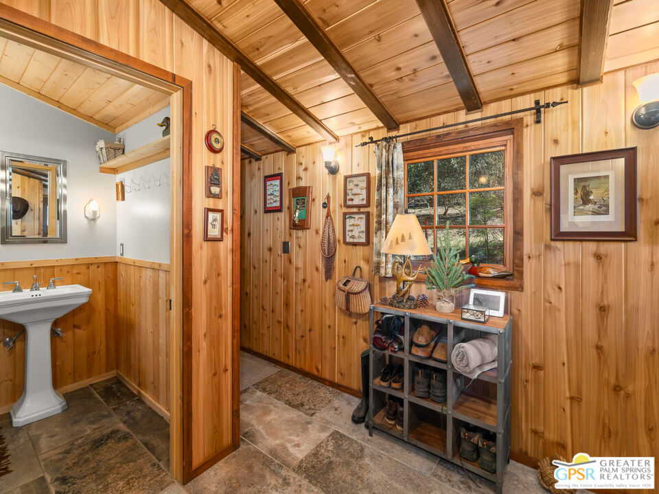 53241 Middle Ridge Dr