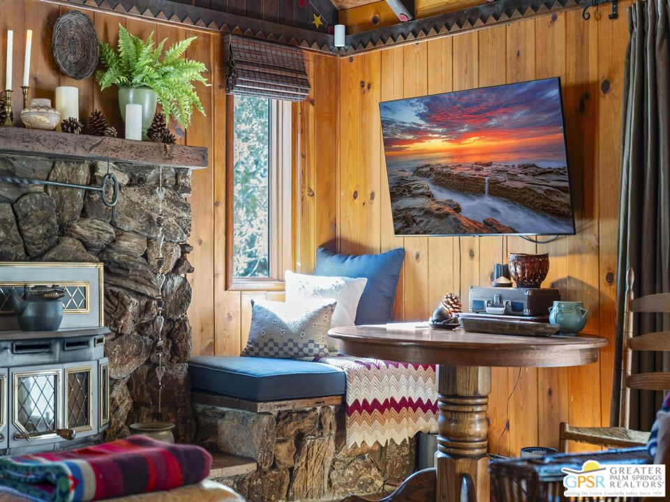 53241 Middle Ridge Dr