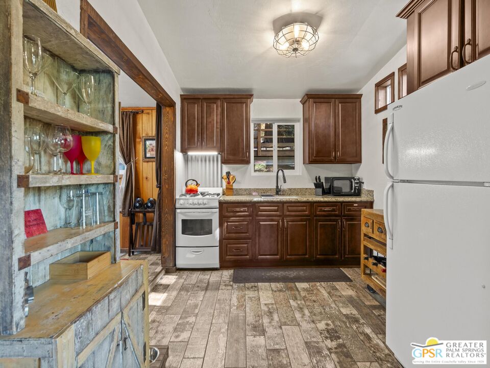 53325 Marian View Dr