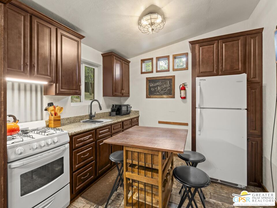 53325 Marian View Dr