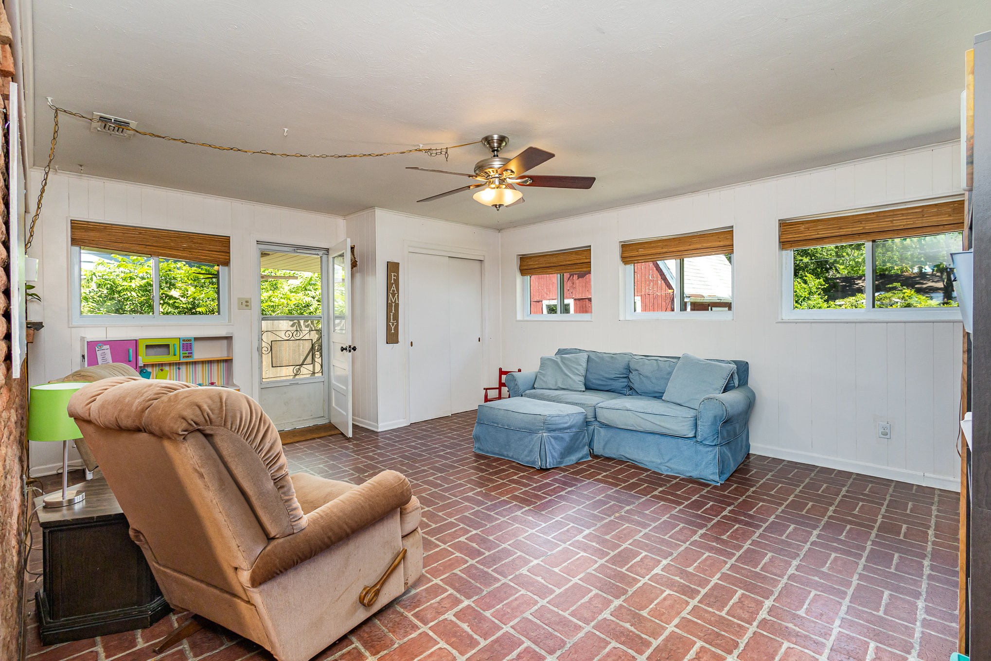 2813 Sanders Drive