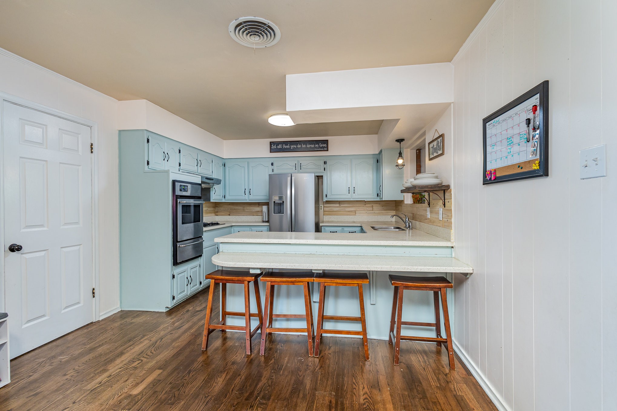 2813 Sanders Drive