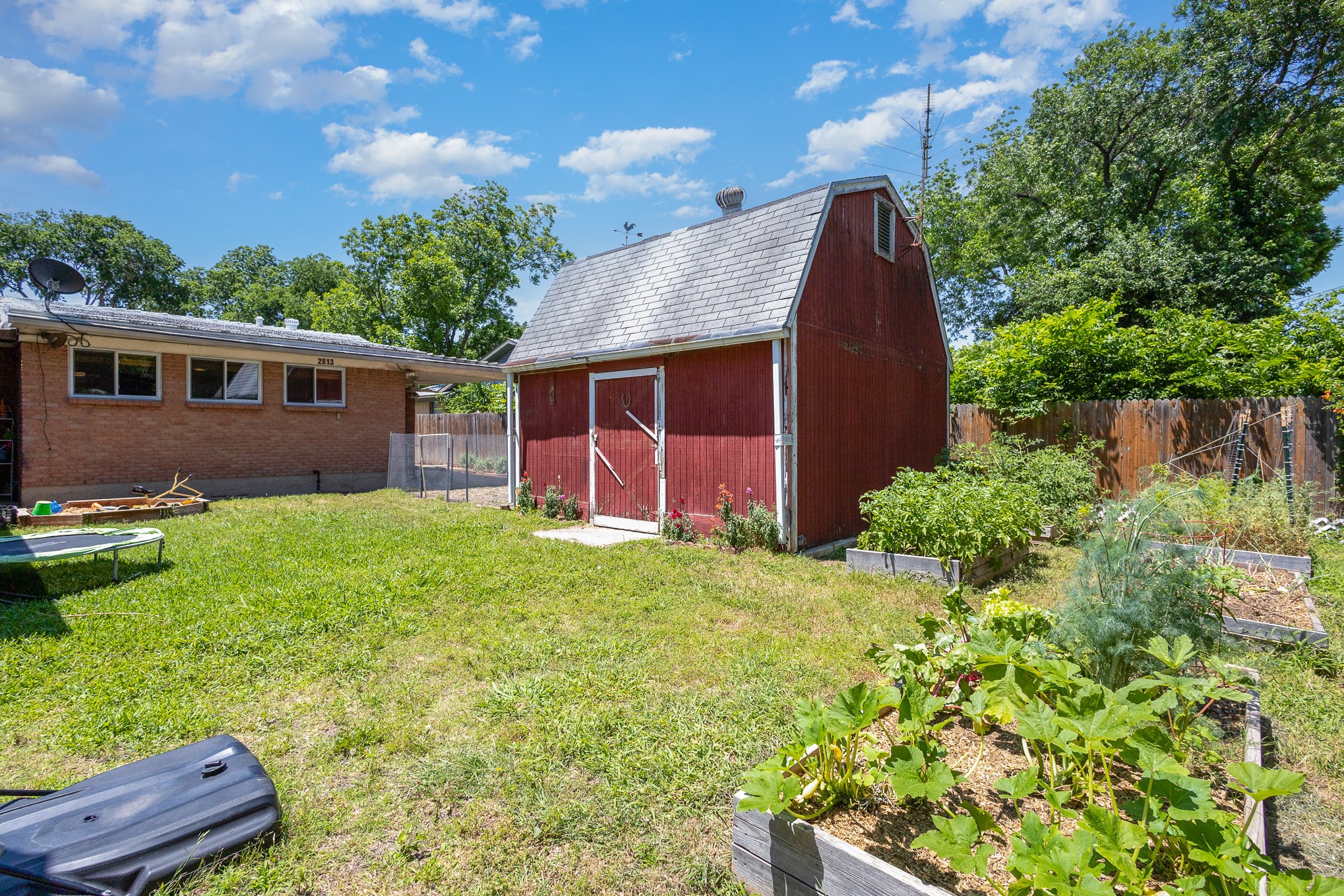 2813 Sanders Drive
