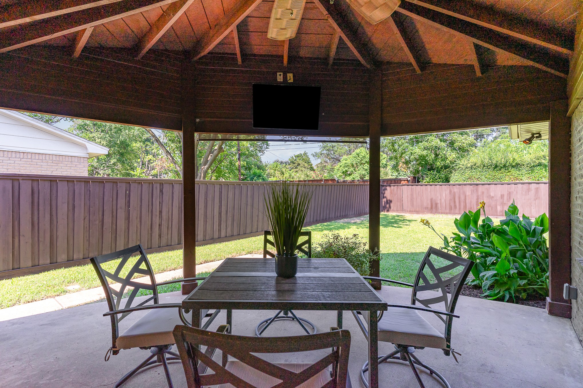 116 N Cottonwood Drive