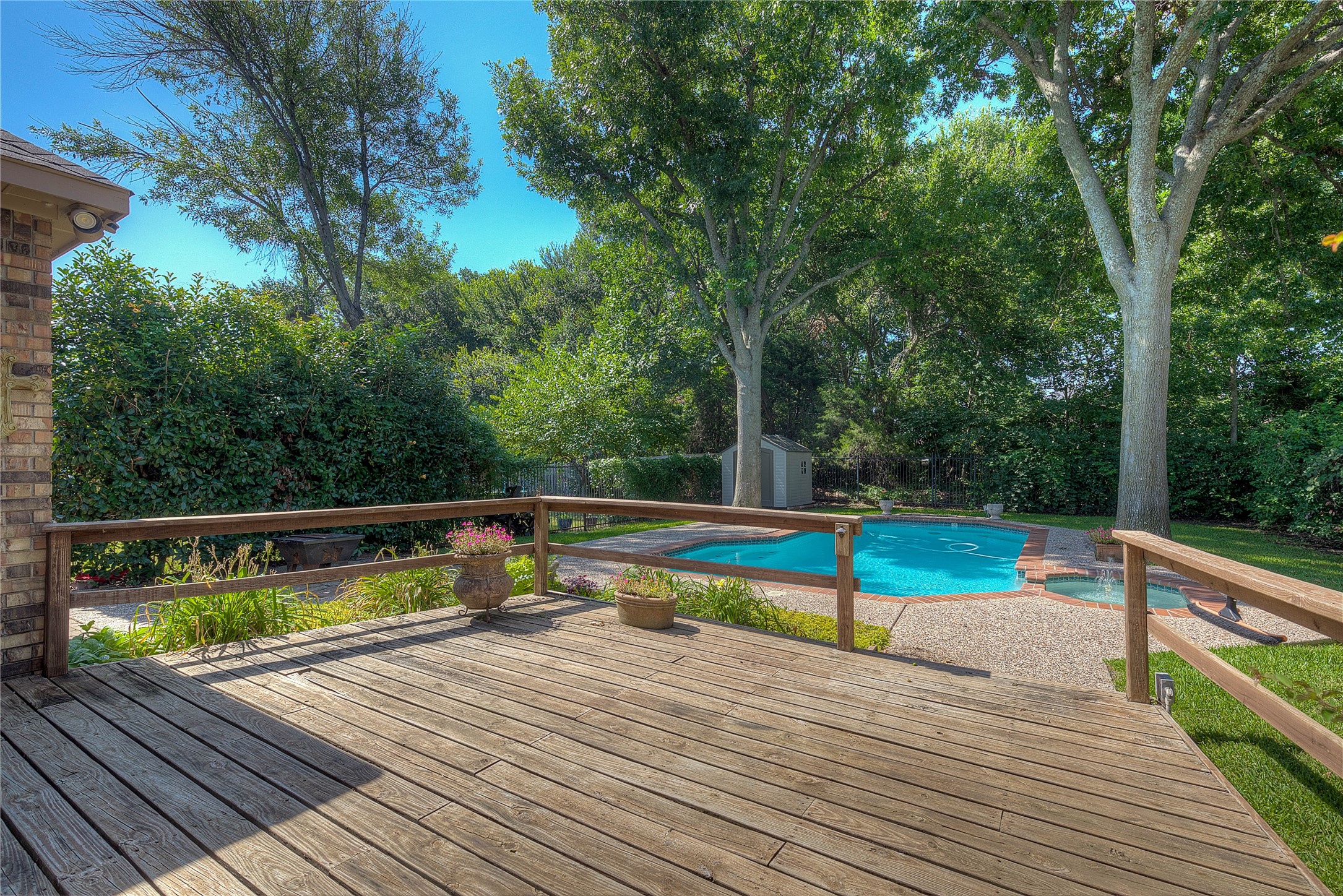 8718 Greenwood Trail