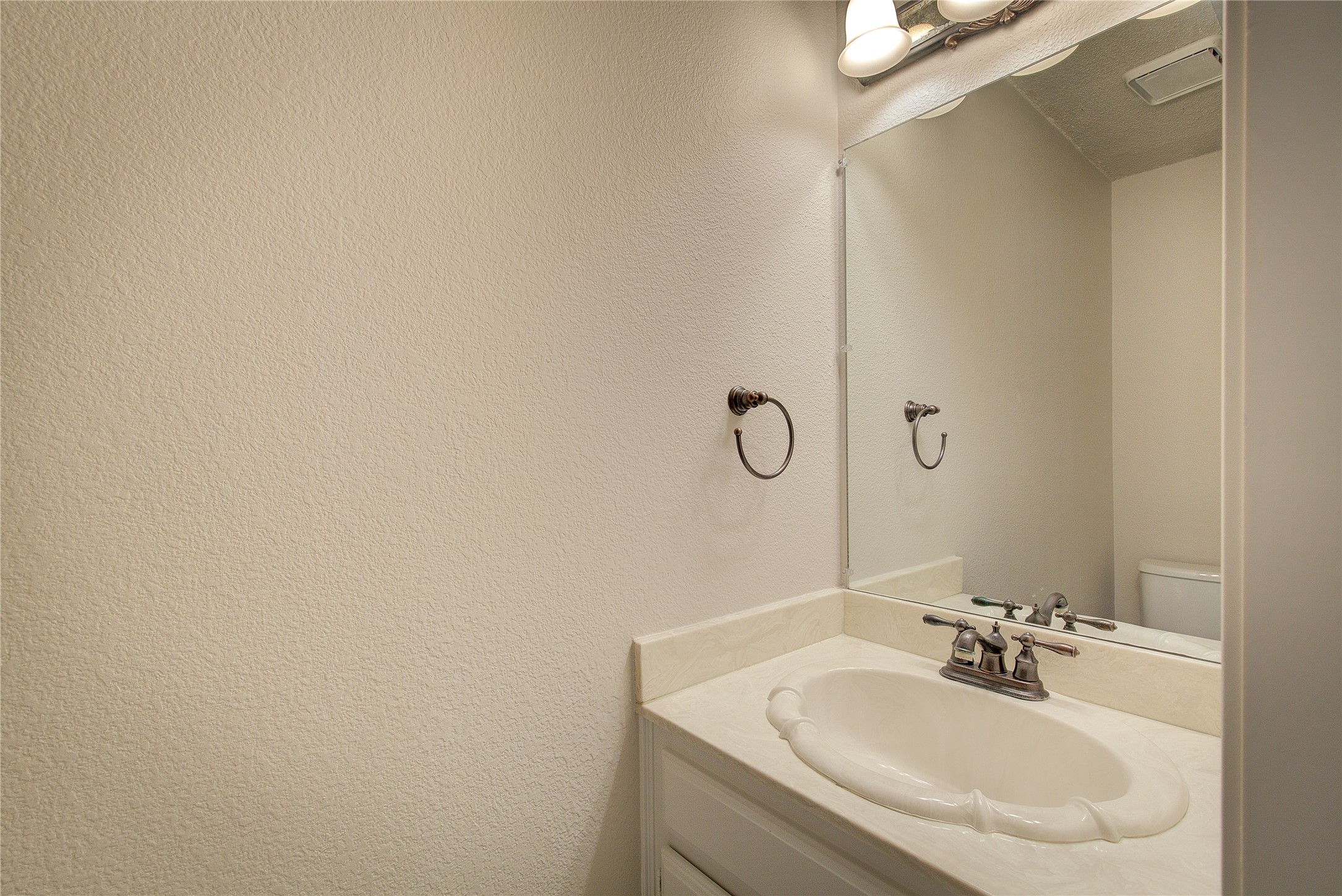 8718 Greenwood Trail